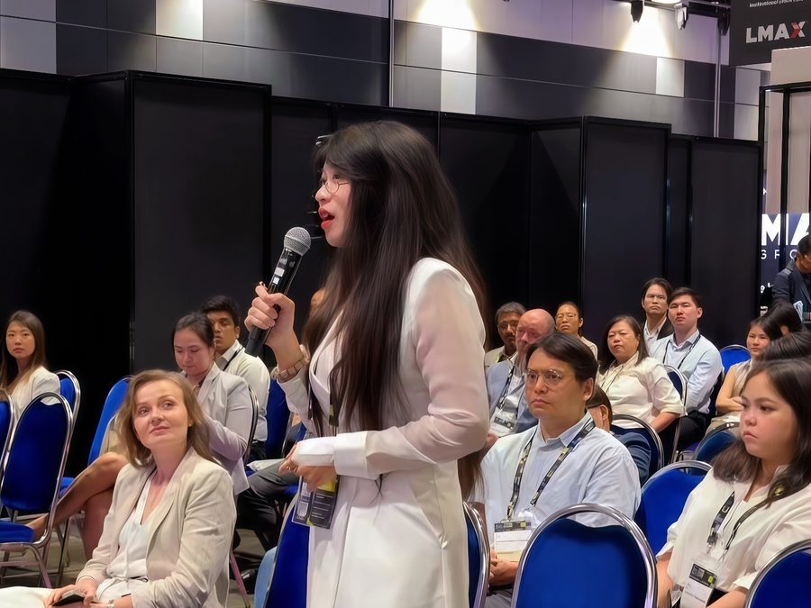 Web3Plus co-founder speaking from the floor at the Finance Magnates Singapore Summit